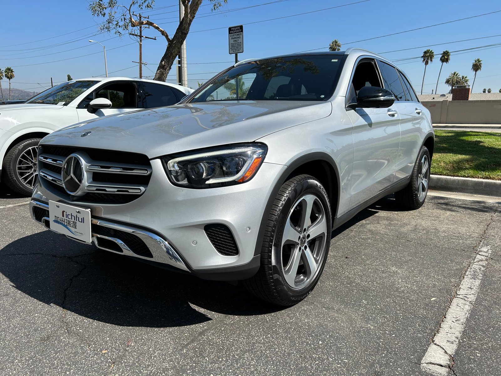 賓士 Mercedes Benz GLC300 #685256 2020 Model 23P. 智慧頭燈