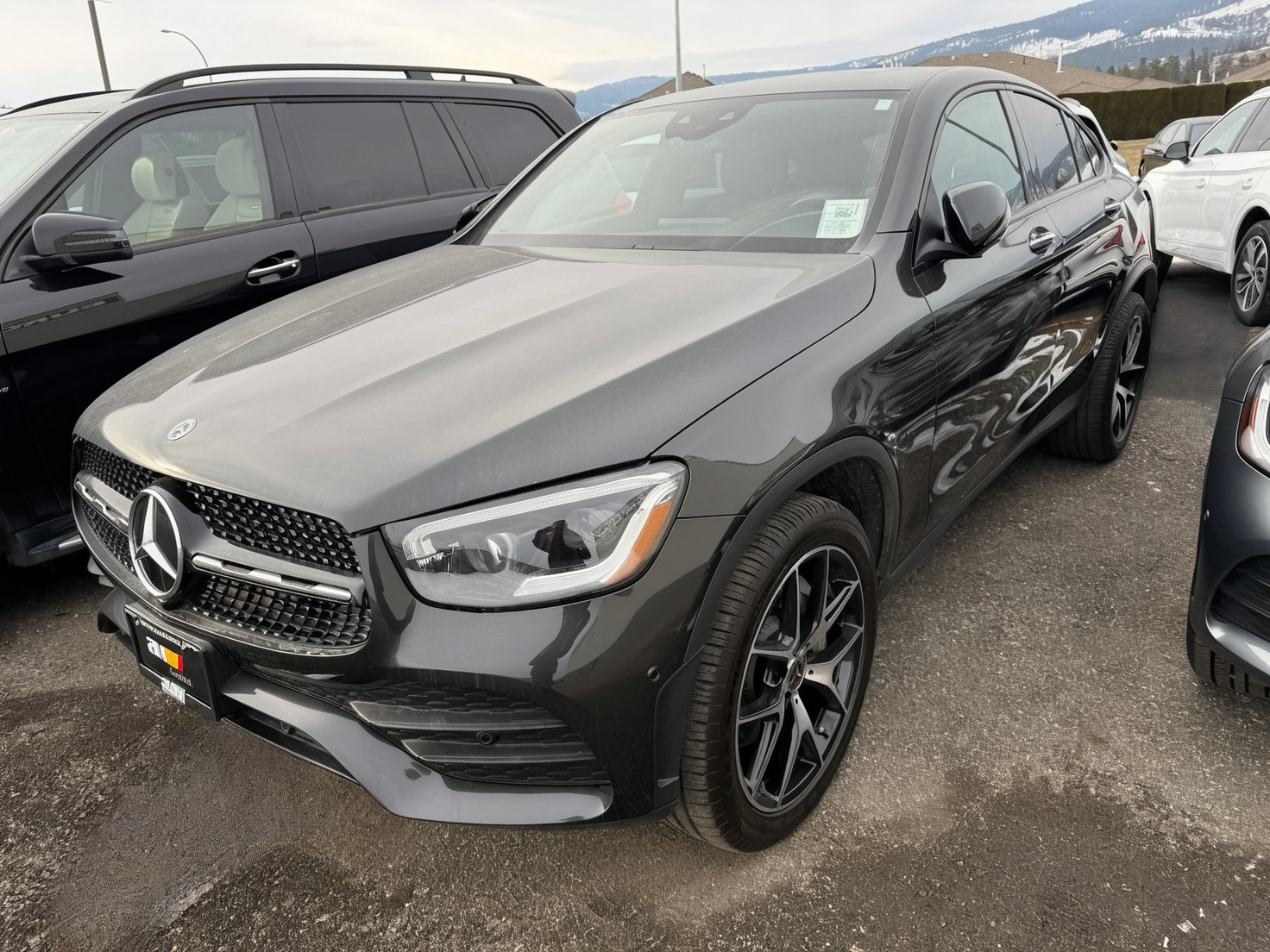 賓士原廠認證車 CPO #844675 超低里程  GLC 300 Coupe 停車輔助. 智慧頭燈. 液晶螢幕. AMG版本. 夜色套件. 腳踢尾門 ….