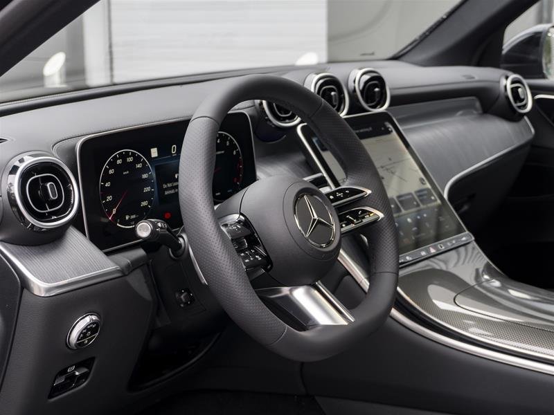 賓士原廠認證車CPO 8000哩 幾近全新車 #052876 P20. AMG. 360.LED. AMG方向盤.腳踢尾門…….有了這個，何必買全新車？