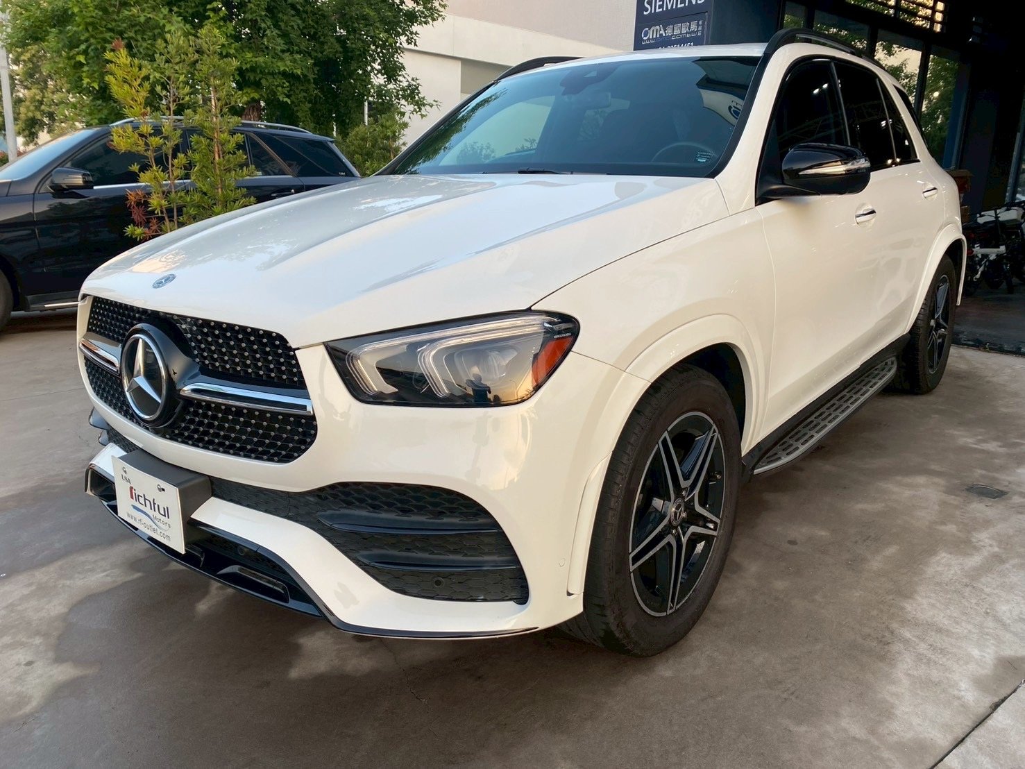 美國賓士原廠車輛 GLE350 #209900 只想要有大空間跟紮實底盤 外觀AMG 非這部莫屬 經濟實惠