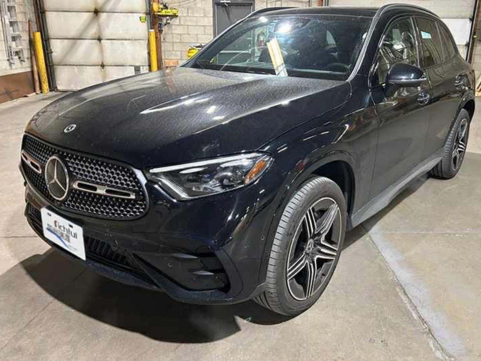 低里程 國外賓士原廠認證背書 規格配備比台灣又多了抬頭顯示器 智慧頭燈 夜色套件 全景天窗......#038650 GLC300