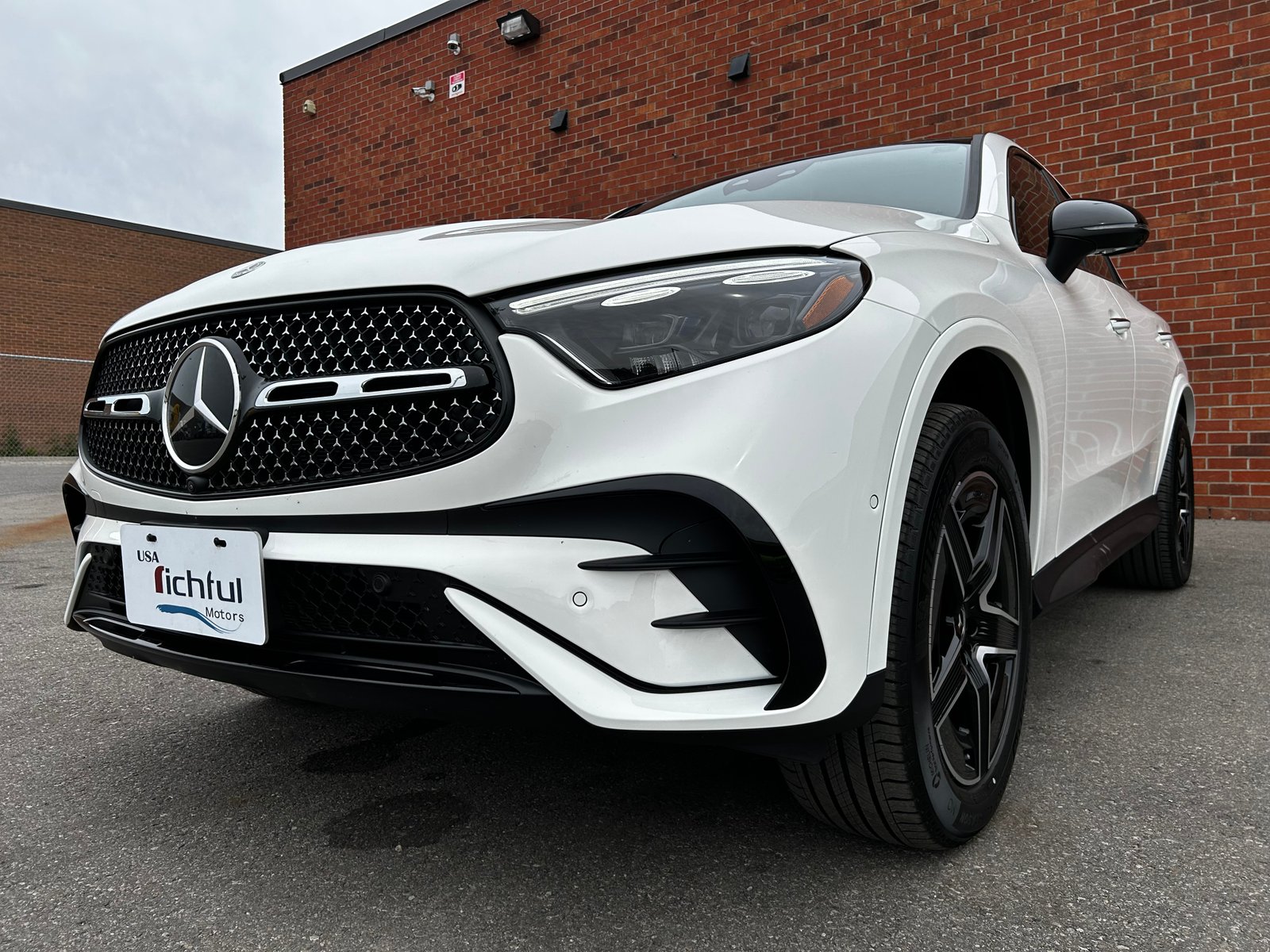 2026/3 生產 最後一部 全新 GLC300 COUPE 抬顯.通風椅.全景.夜色套件.多光速.P20.AMG…..全都有